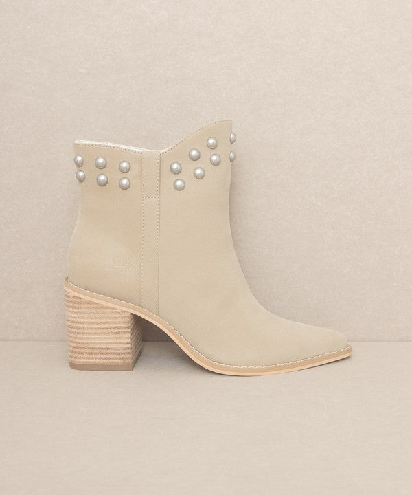 Alofi - Studded Collar Booties