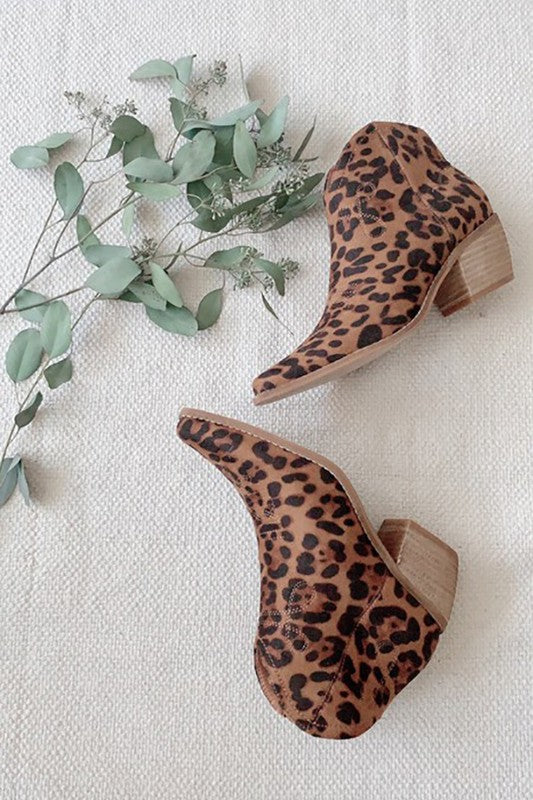 AMOUR Animal Print Boot