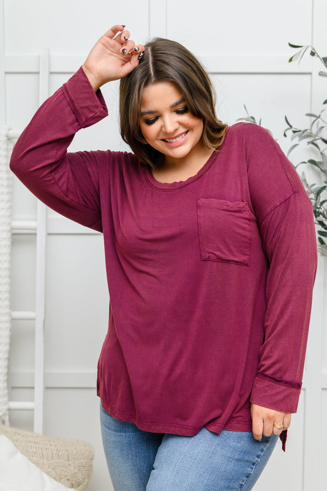 Jill Long Sleeve Knit Top With Pocket In Burgundy